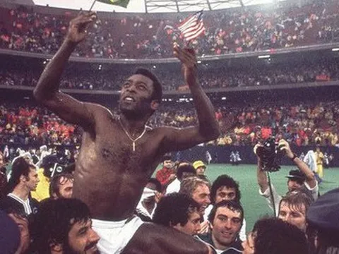 Cuộc đời phi thường của Pele qua ảnh: Từ cậu nhóc 17 tuổi chinh phục thế giới đến biểu tượng bất tử