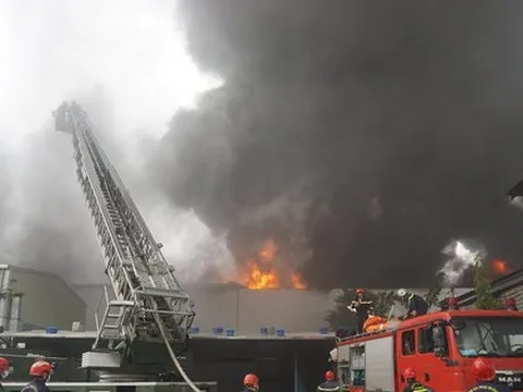 Cháy lớn tại khu công nghiệp ở Đà Nẵng ngày cuối năm