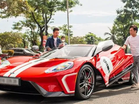 Dàn siêu xe 4 chiếc giá trị hơn 100 tỷ đồng tụ họp tại TP.HCM: Minh Nhựa và Nguyễn Quốc Cường lái thử Ford GT