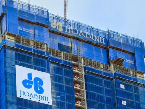 "Sóng gió" tranh giành quyền Chủ tịch HĐQT Tập đoàn Xây dựng Hòa Bình