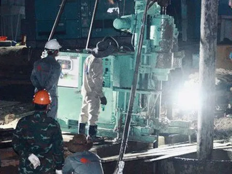 Cơ sở nào xác định bé trai tử vong dù chưa rút trụ bê tông?