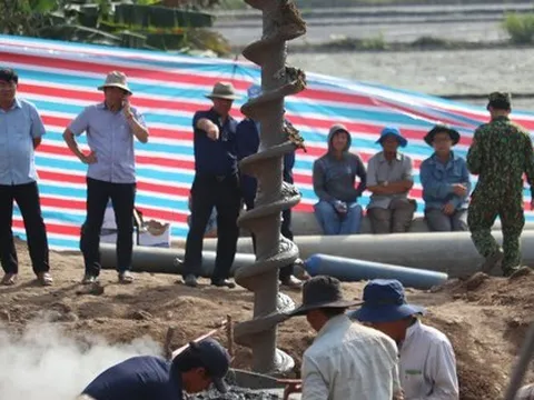 Vụ bé trai rơi xuống hố bê tông: Đồng Tháp ra công văn khẩn về an toàn lao động