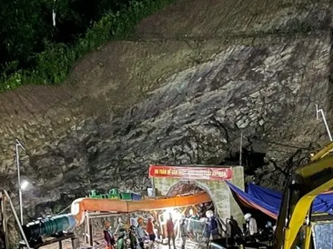 Công nhân bị đá rơi vào đầu tử vong trong hầm thủy điện ở Điện Biên