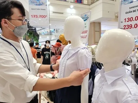 Người trẻ "sợ Tết": Tranh thủ kiếm tiền ngày Tết