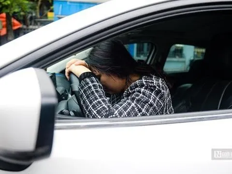 Hà Nội: Đăng kiểm 5 lần không được, nữ tài xế bị phạt vì quá hạn