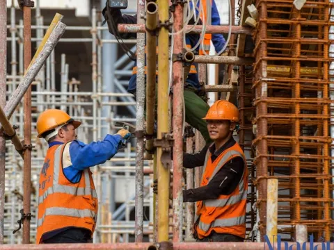 Lọc tìm nhóm ngành khởi sắc nhờ đầu tư công