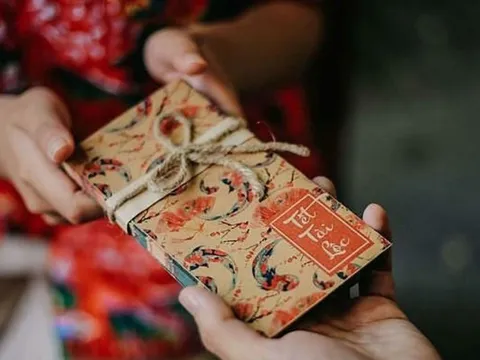 Áp lực chi tiêu ngày Tết: Sinh viên mới ra trường lương 5 triệu 'chật vật xoay xở' vì đủ thứ phải tiêu, người dự tính 50 triệu vẫn thiếu