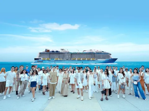 "Chi đậm" 3 tỷ cho tiệc tất niên, công ty tri ân và gắn kết nhân viên bằng chuyến nghỉ dưỡng trên siêu du thuyền Singapore