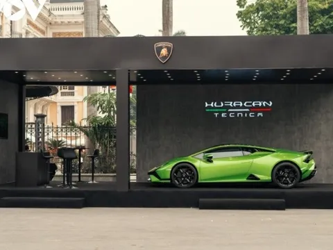 Cận cảnh Lamborghini Huracan Tecnica giá gần 20 tỷ đồng tại Hà Nội