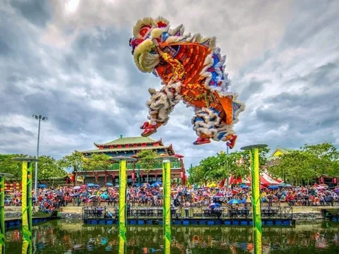 Đà Nẵng rộn ràng chào Xuân, phục vụ du khách "check-in"