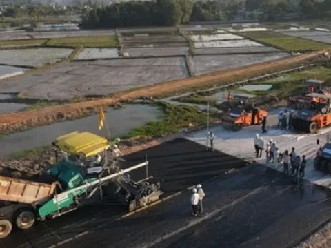 Nhiều công trình lớn thi công xuyên Tết, lãnh đạo Bộ GTVT trực tiếp thị sát