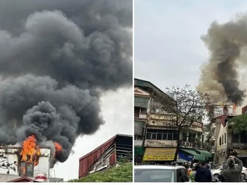 Cháy nhà trên phố cổ Hà Nội chiều 29 Tết