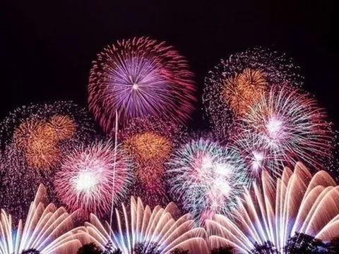 Nhiều địa phương trả lại tiền vì không có pháo hoa bắn đêm Giao thừa