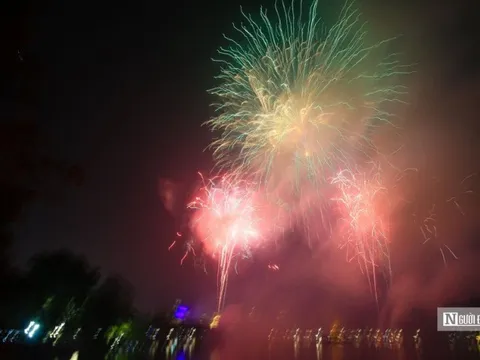 Mãn nhãn màn pháo hoa chào mừng năm mới Quý Mão 2023