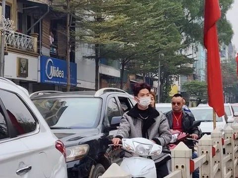 Khu vực Văn Miếu - Quốc Tử Giám kẹt cứng, nhiều người bỏ cuộc xin chữ đầu năm