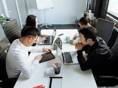 Tại sao khoản thưởng Tết khiến nhiều người từ bỏ ý định nghỉ việc?