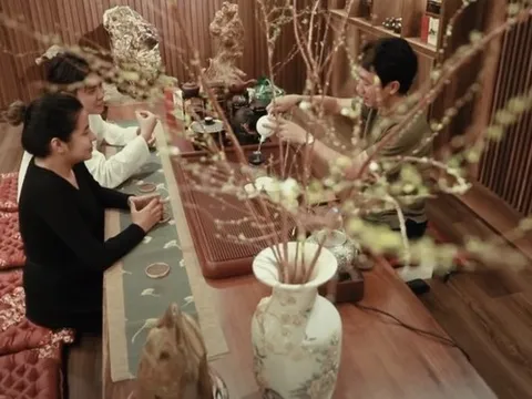 Ngày Tết, tìm hiểu văn hoá thưởng trà, uống trà của người Việt