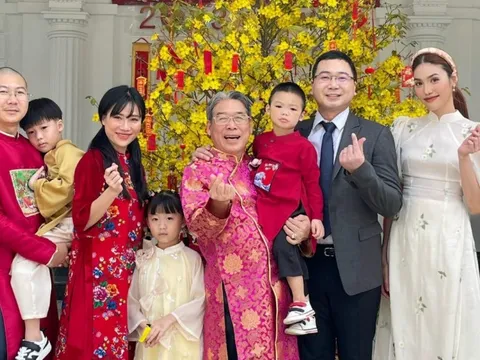 Con cháu hào môn của cố doanh nhân Tư Hường hiếm hoi lộ diện đông đủ: Cháu dâu Hoa hậu vẫn nổi bật từ thần thái