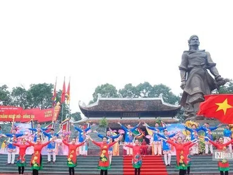 Hàng nghìn người dự khai hội gò Đống Đa Xuân Quý Mão