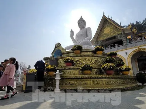 Du xuân tại ngôi chùa tuyệt đẹp nơi cửa biển xứ Thanh