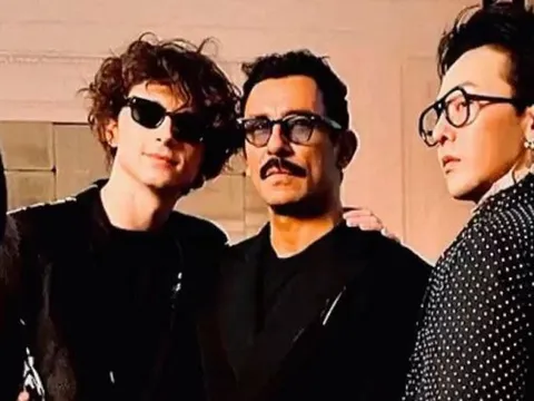 G-Dragon đọ dáng Timothée Chalamet tại Paris Fashion Week: Ảnh chất lượng thấp có dìm khí chất 'Fashion King'?
