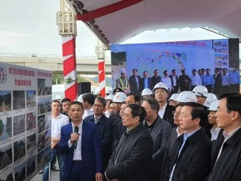 Thủ tướng Phạm Minh Chính kiểm tra, đôn đốc dự án cao tốc Nha Trang - Cam Lâm