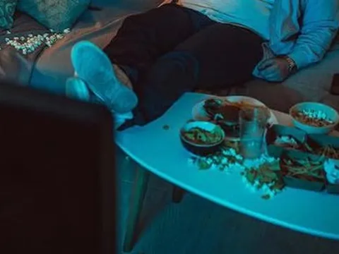 Nền "kinh tế lười biếng" ngày càng bùng nổ bởi người trẻ chấp nhận vung tiền cho các dịch vụ để không phải làm việc nhà