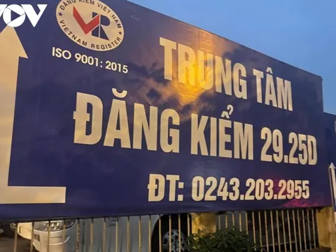 Ô tô xếp hàng từ 4h sáng mùng 6 Tết tại các trung tâm đăng kiểm ở Hà Nội