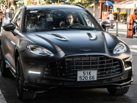 Ông Đặng Lê Nguyên Vũ lần đầu xuống phố cùng SUV mạnh nhất Việt Nam: 3 tháng đi 99 km, giá lăn bánh 24 tỷ