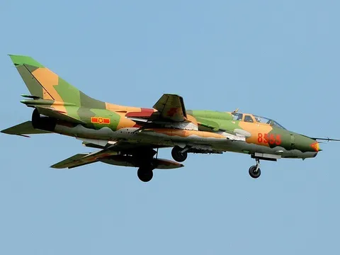 Máy bay quân sự Su-22 rơi ở sân bay Yên Bái, một phi công hi sinh