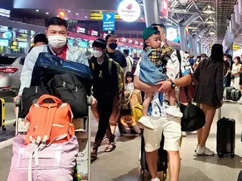 Vietjet kiến nghị cho phụ thu xăng dầu, bỏ giá trần để... tăng nội lực!