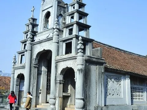 Chiêm ngắm ngôi nhà thờ hoàn toàn bằng đá ở Ninh Bình: "Viên ngọc" trong quần thể nhà thờ Phát Diệm