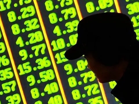 Một năm đầu tư chứng khoán, thợ sửa chữa đồ điện tử có thể nhân tài sản lên 4 lần: Muốn lãi nhiều hơn lỗ ở trong "mắt bão" chỉ cần một từ