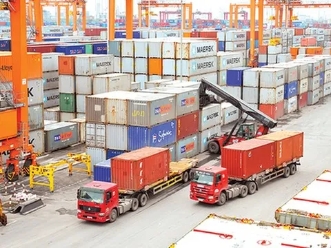 Kinh tế Việt Nam khởi sắc trong tháng đầu tiên của năm