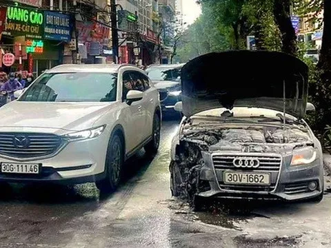 Hà Nội: Xác định nguyên nhân cháy xe Audi trên đường Láng