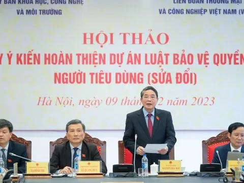 Không được từ chối bảo vệ người tiêu dùng là người yếu thế