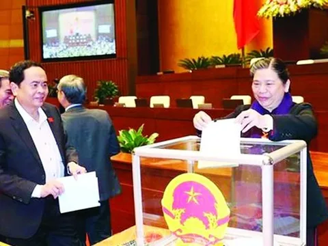 Người thân của cán bộ cũng phải giữ mình