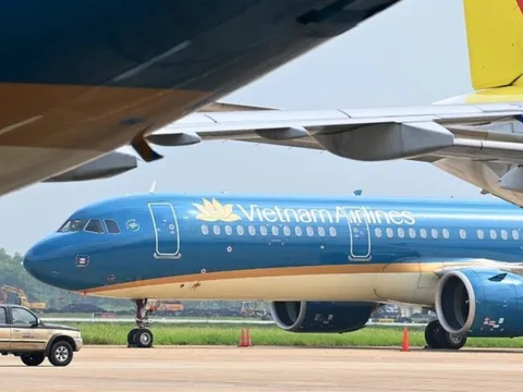 Lỗ 3 năm liên tiếp, thu nhập của lãnh đạo Vietnam Airlines ra sao?