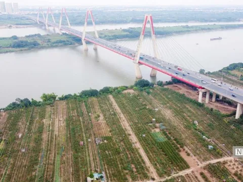 Cấm xe qua cầu Nhật Tân 7 ngày để kiểm định chất lượng