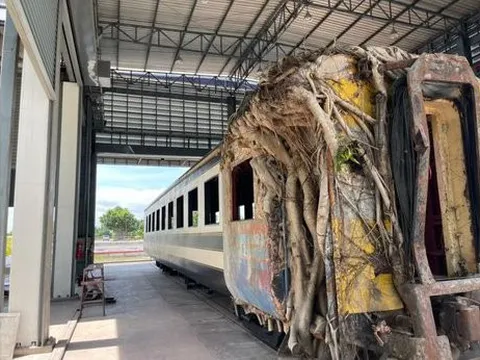 Những toa tàu 100 tuổi ở Thái Lan được tận dụng làm khu nghỉ dưỡng: Phải dùng cần cẩu để đưa đến vị trí ưng ý