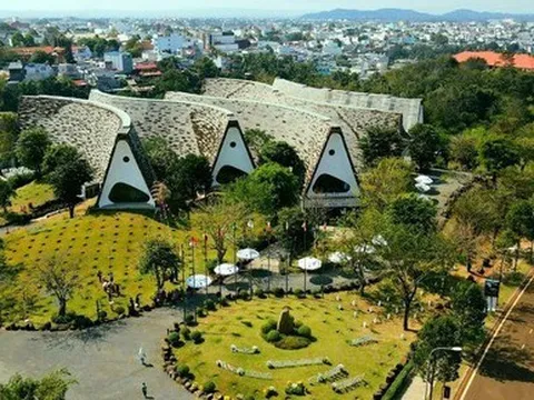 Các khách sạn ở Buôn Ma Thuột đang có giá chỉ từ 400 nghìn, thuận tiện cho bạn tham gia mùa lễ hội cà phê ở Tây Nguyên tháng 3