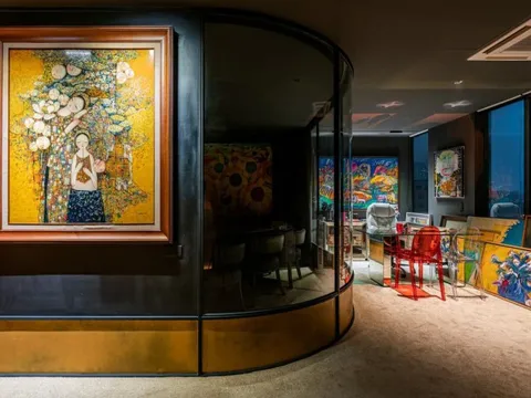 Khám phá văn phòng tràn ngập nghệ thuật của The Mansions