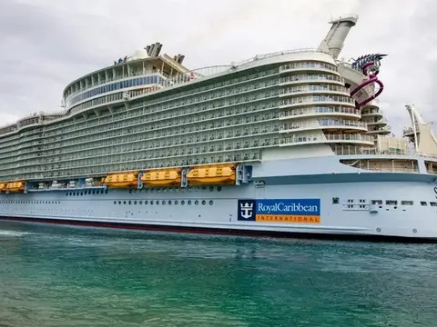 Trải nghiệm 'đắt mà xắt không ra miếng' trên siêu du thuyền đẳng cấp nhất thế giới