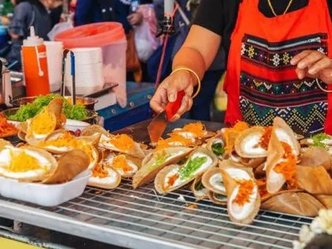 Cô gái người Việt ở Thái Lan chỉ lối đi khu chợ "chứa toàn sự đáng yêu", đi một vòng xong tan chảy trái tim