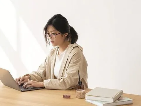 Kiếm tới 60 triệu/ tháng nhờ viết thuê hồ sơ trên ứng dụng hẹn hò