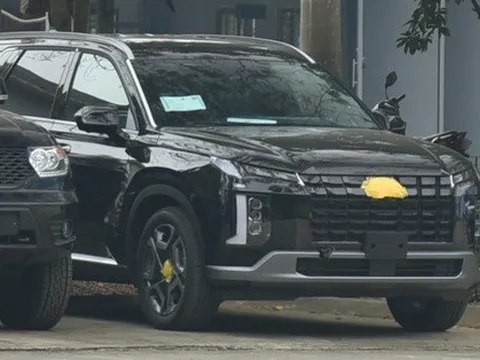Hyundai Palisade 2023 lần đầu lộ diện tại Việt Nam, phả hơi nóng lên Explorer và Land Cruiser Prado