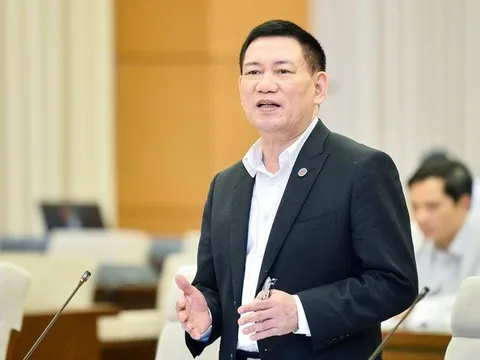 Vướng mắc trong đầu tư công là do "chúng ta tự đem đá buộc chân mình"