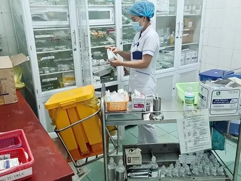 Bộ trưởng Y tế họp với một số bộ ngành, bệnh viện gỡ khó mua sắm vật tư