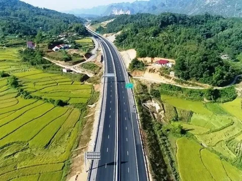 Nhà thầu xây dựng cao tốc Bắc - Nam đạt doanh thu kỷ lục