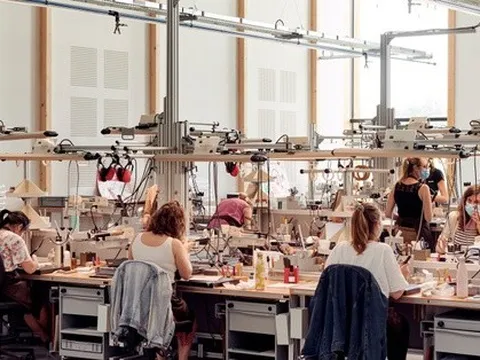 Công ty đáng mơ ước nhất năm gọi tên Hermès: Nhân viên được “thưởng nóng” 17 tháng lương, bỏ túi ít nhất 100 triệu, không hề hấn bởi làn sóng sa thải trên thế giới